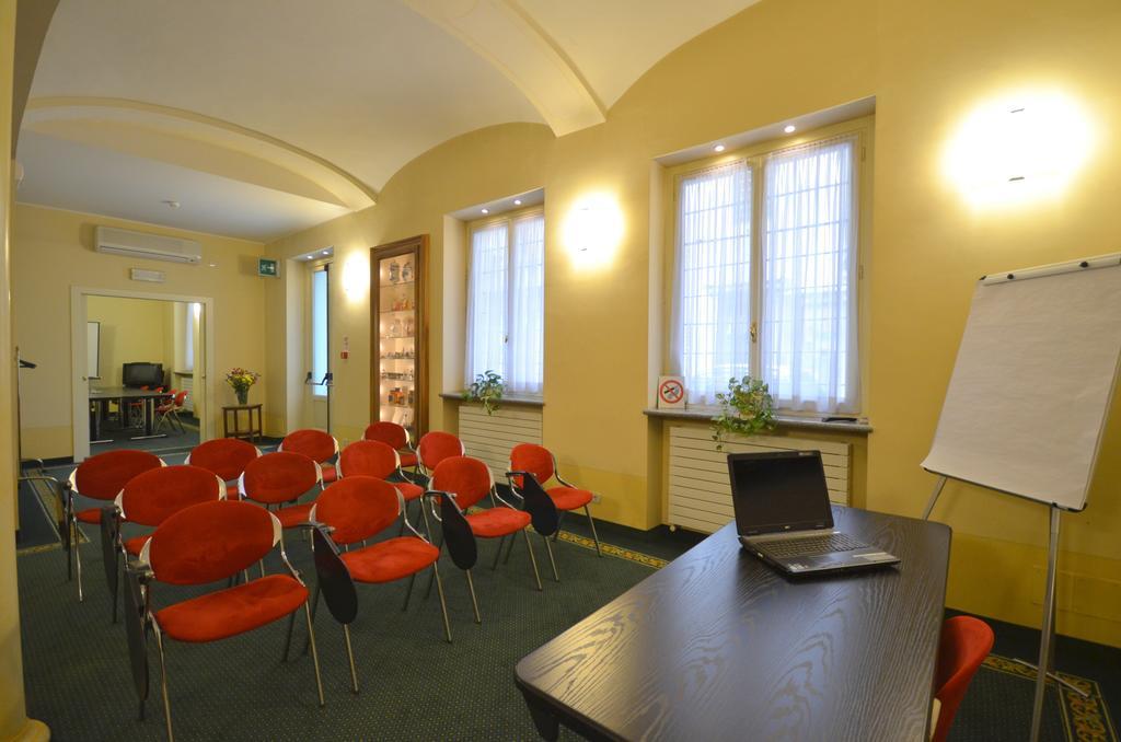 Hotel Roma E Rocca Cavour 3*