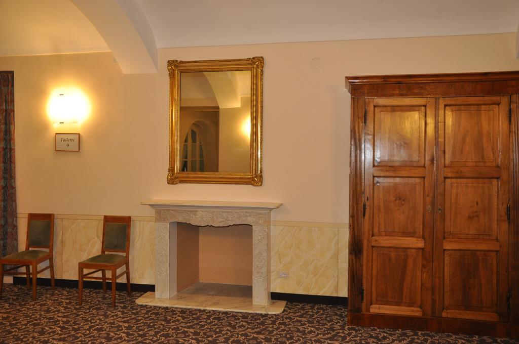 Hotel Roma E Rocca Cavour 3*