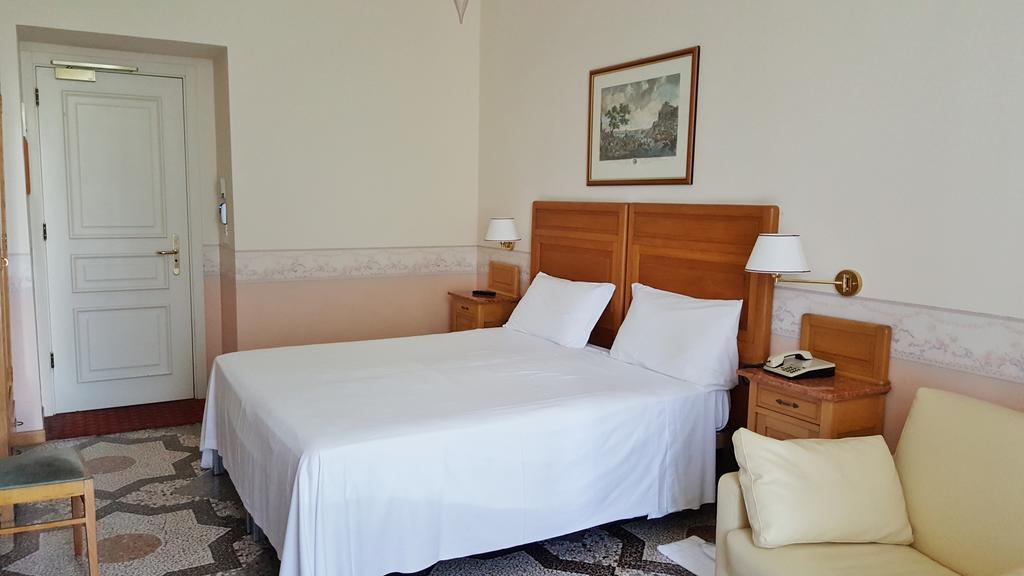 Roma E Rocca Cavour 3* Turín