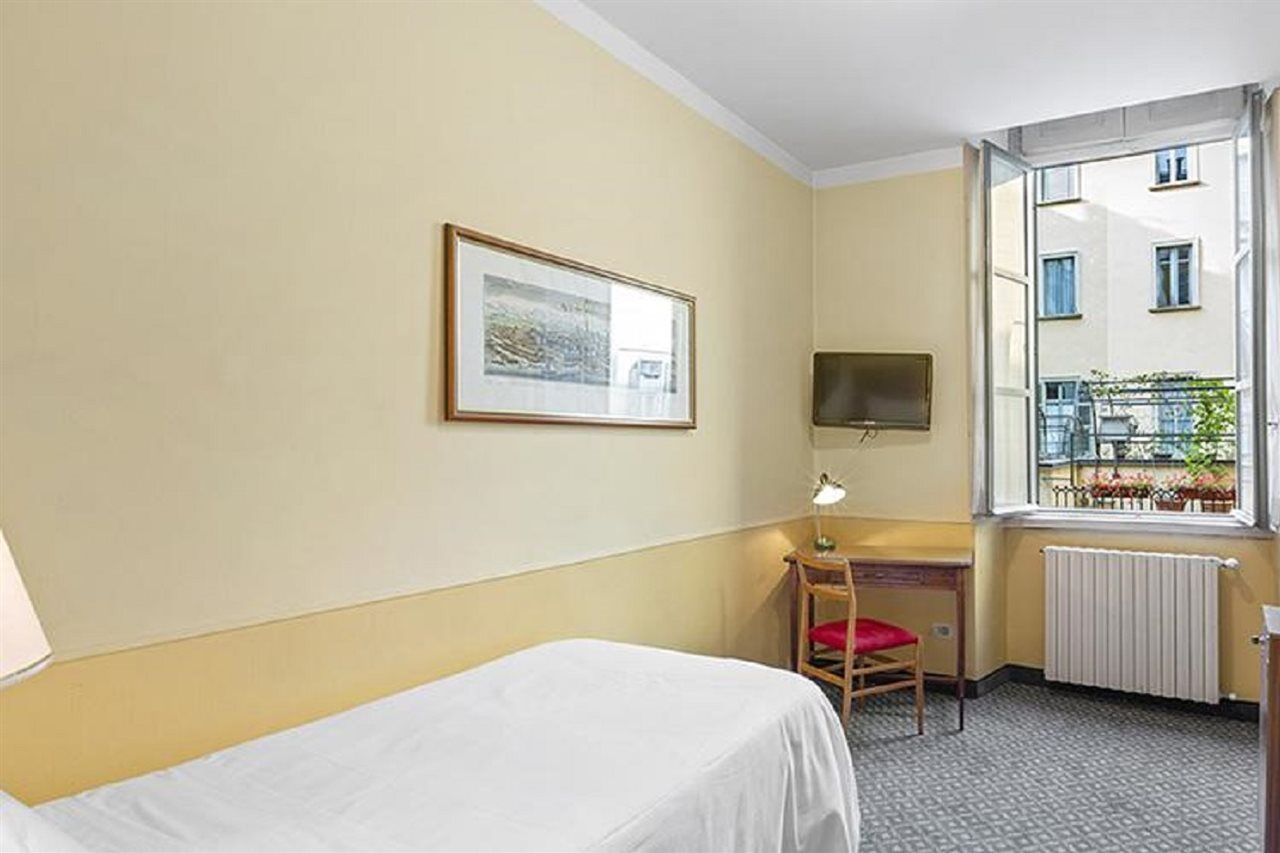 Roma E Rocca Cavour Hotel 3*