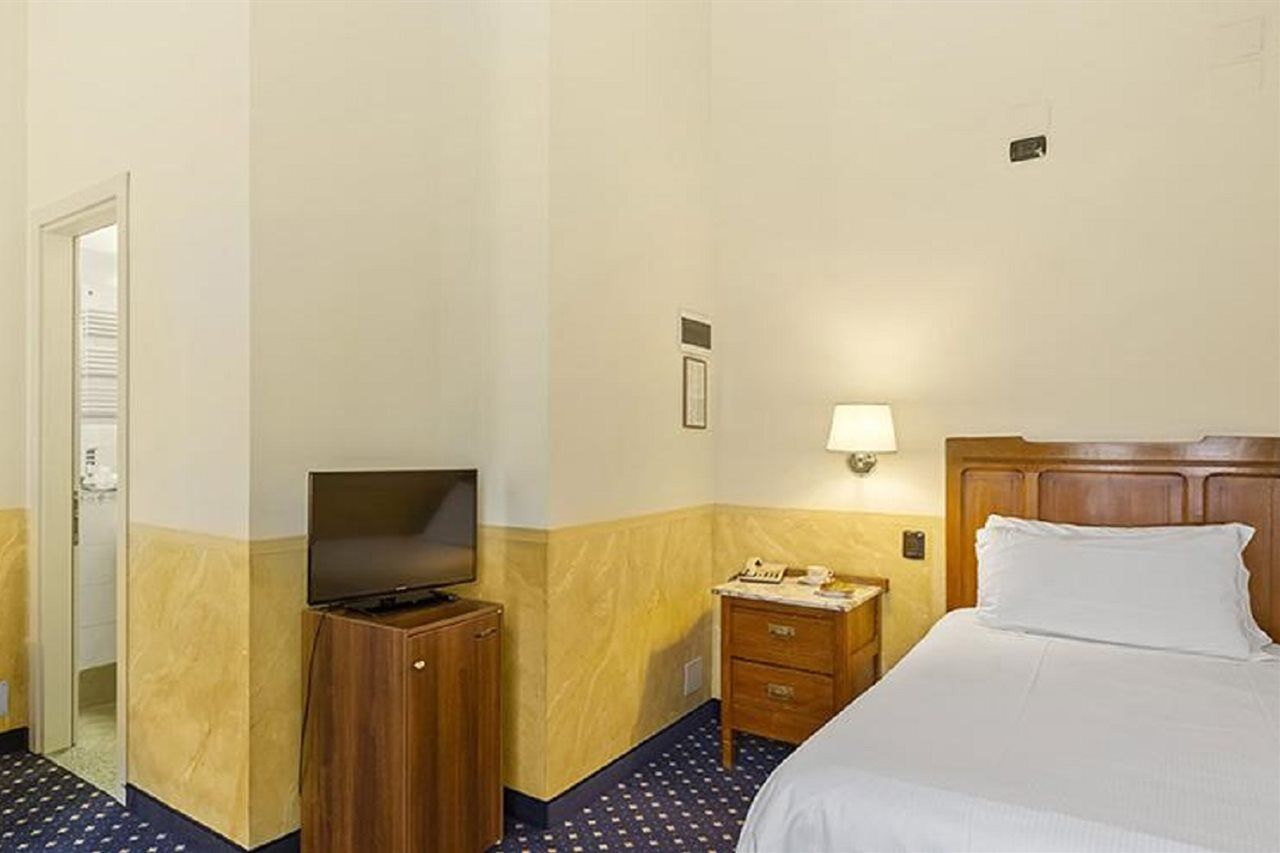 Hotel Roma E Rocca Cavour